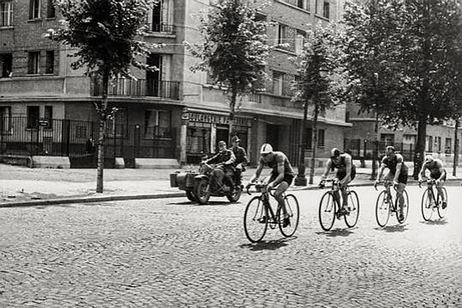 ebykr-1944-paris-roubaix-maurice-de-rossi-nazi-occupation