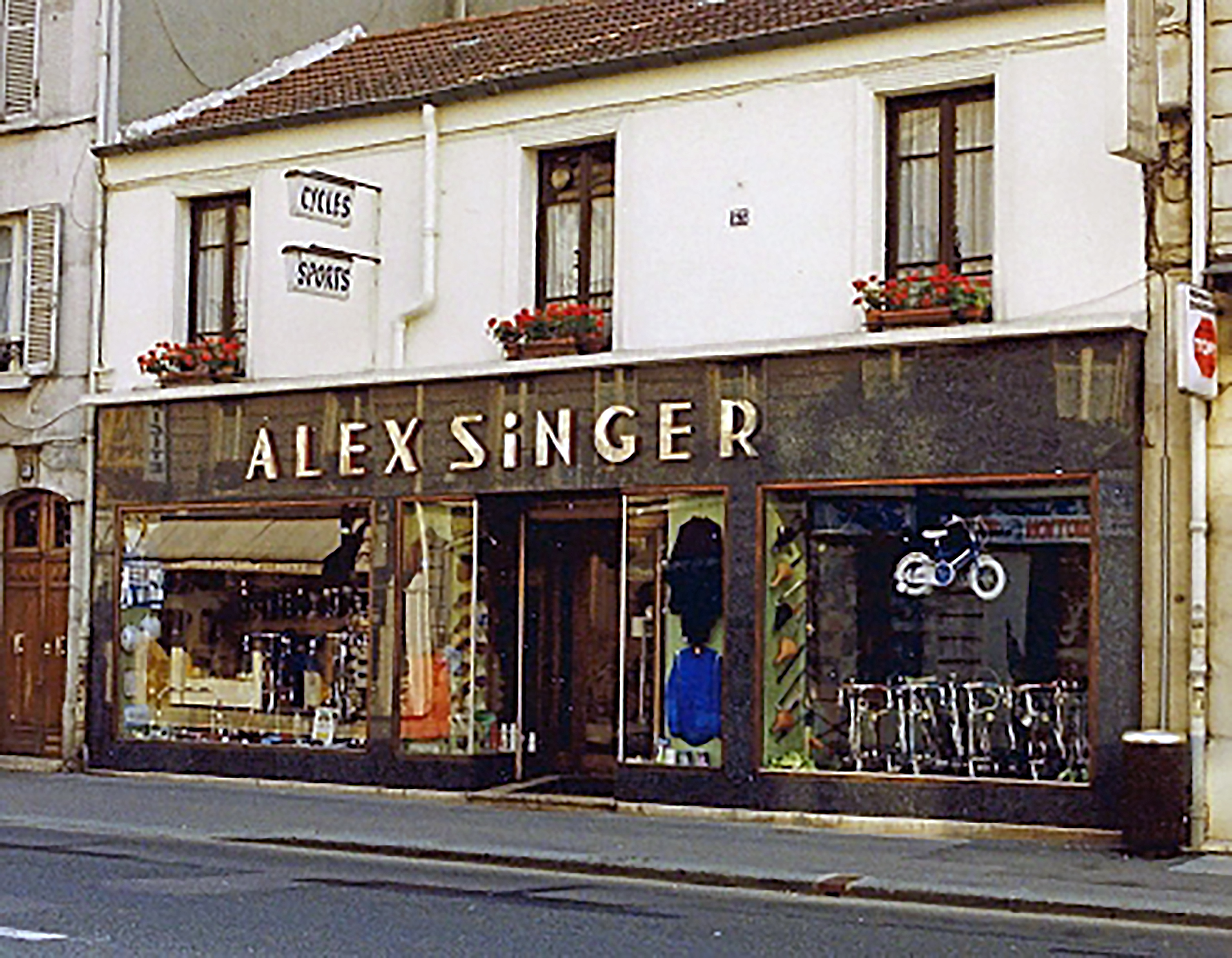 ebykr-cycles-alex-singer-bicycle-shop-le-magasin-01